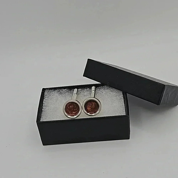 EXCLUSIVE: Valentino "Spice" Cufflinks - Totally not inspired by Dune 2 - Picture 1 of 3